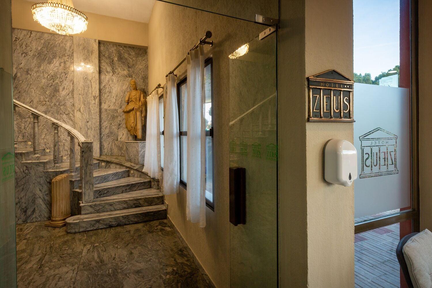 Vista Lobby Hotel Zeus