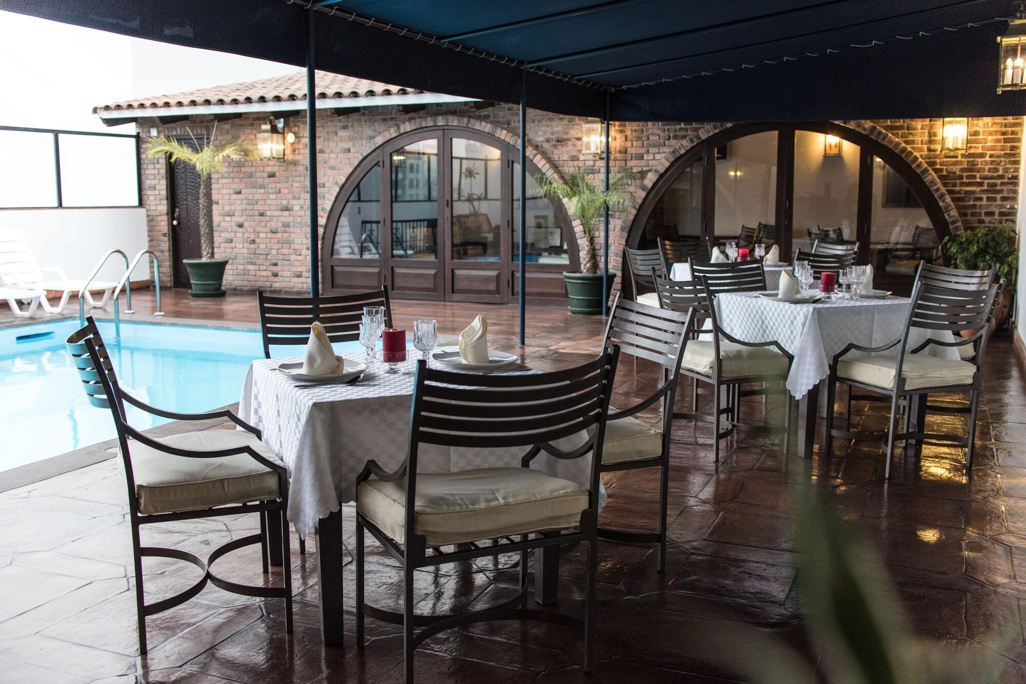 Restaurant Apart Hotel El Doral