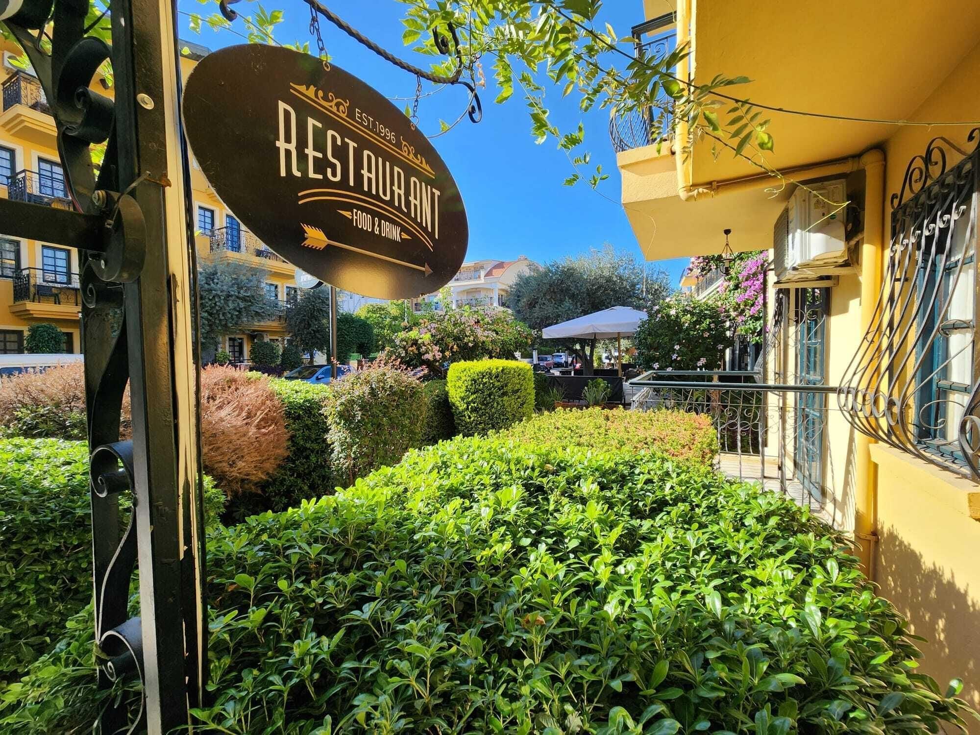 Restaurant T & G Apartments