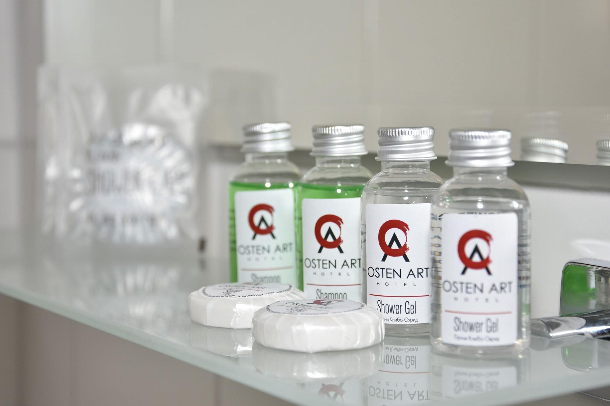 Equipamiento de Habitación Osten Art Hotel