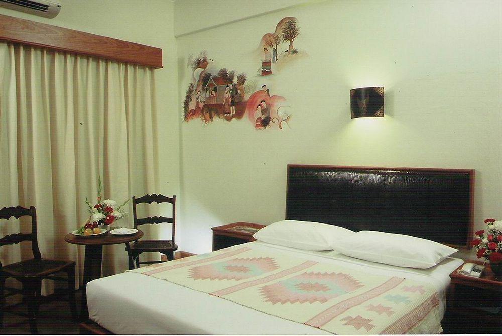 Karinthip Village Hotel by null