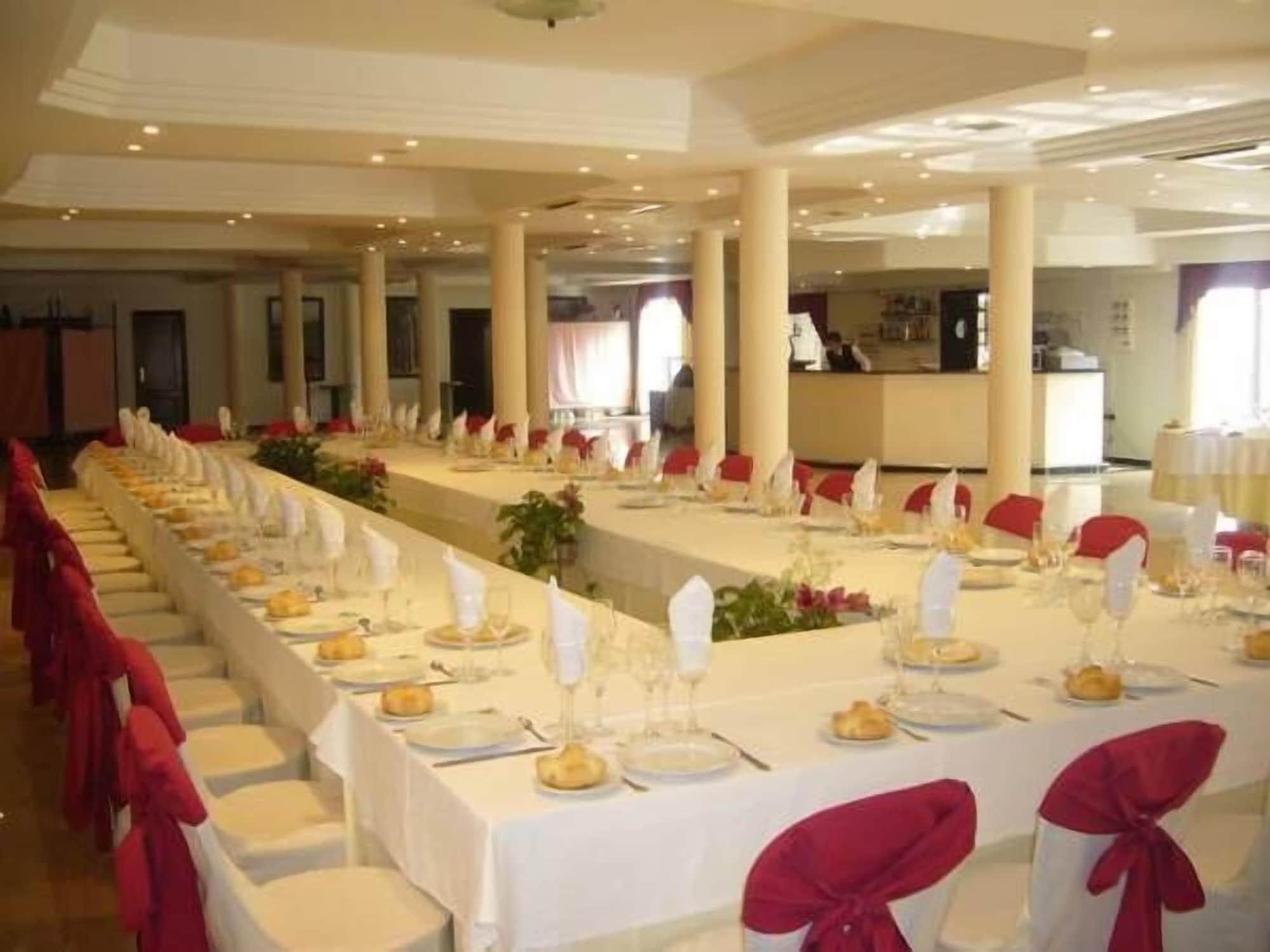 Salón de Baile Hotel Mitra
