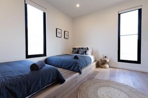 Alquiler Vacacional - Luxe off-grid beach house with panoramic views of Middle River & Snelling Beach