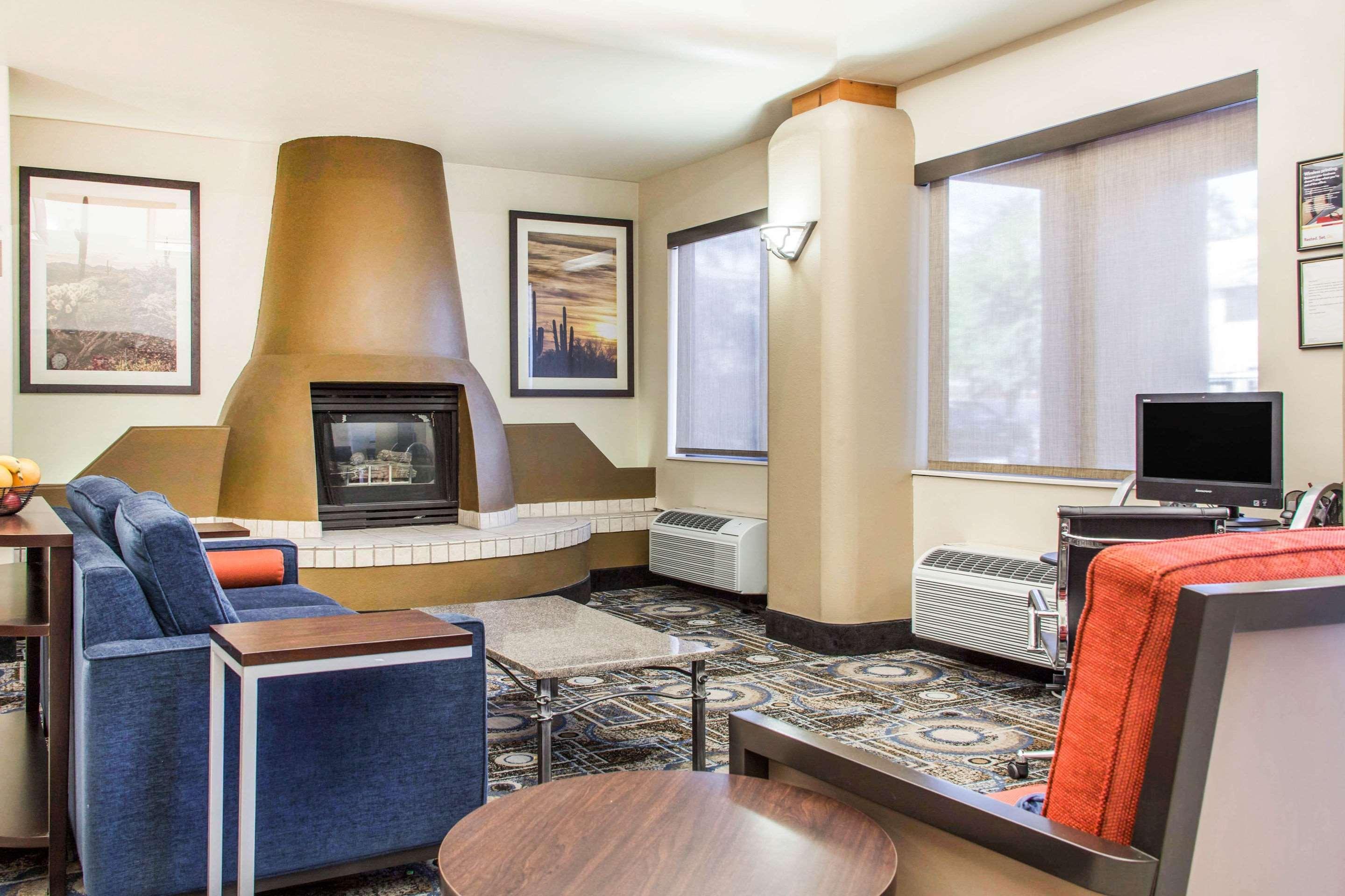 Vista Lobby Fairfield Inn & Suites by Marriott Scottsdale Old Town