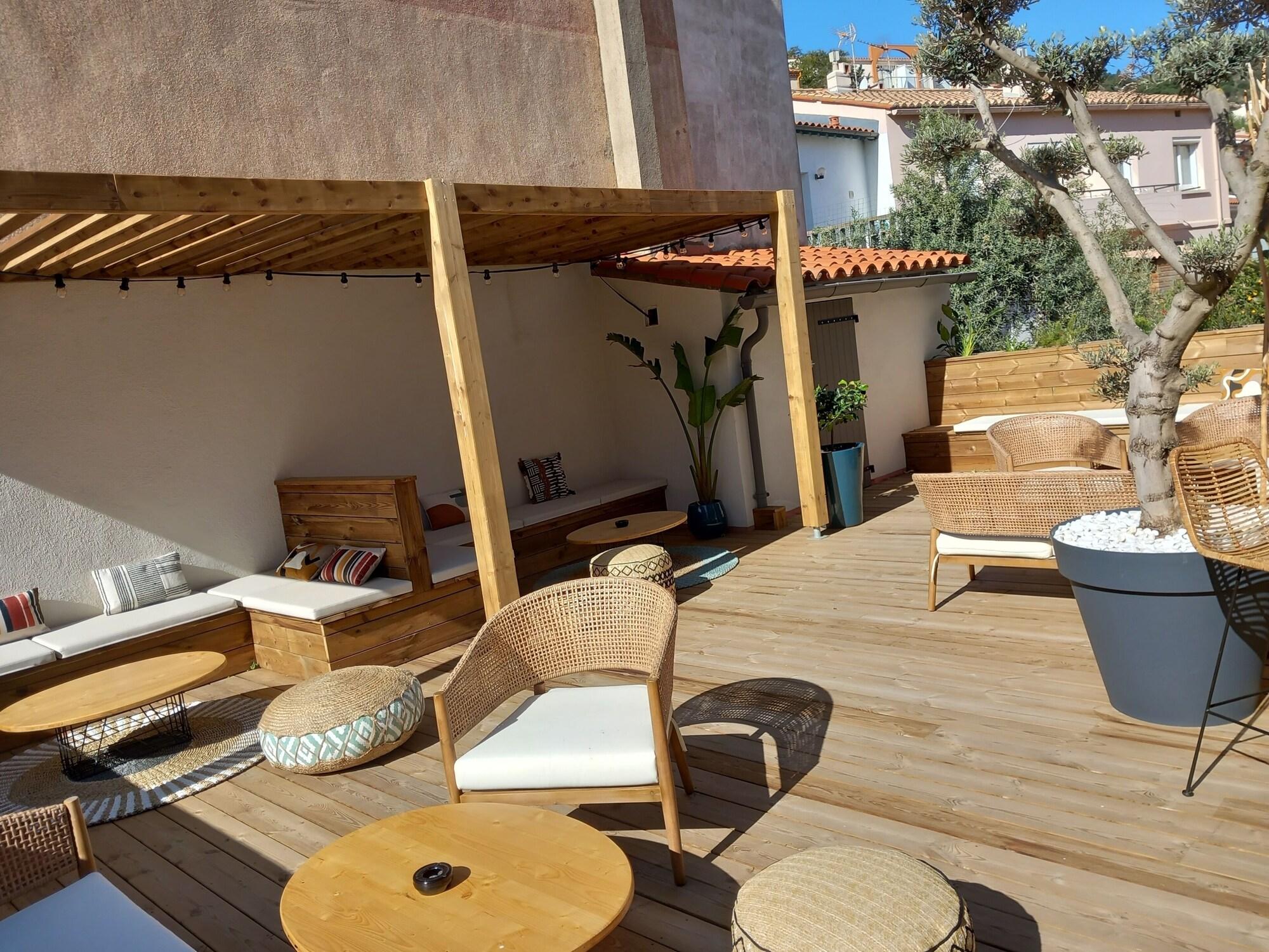 Vista Exterior Intense Boutik Hôtel