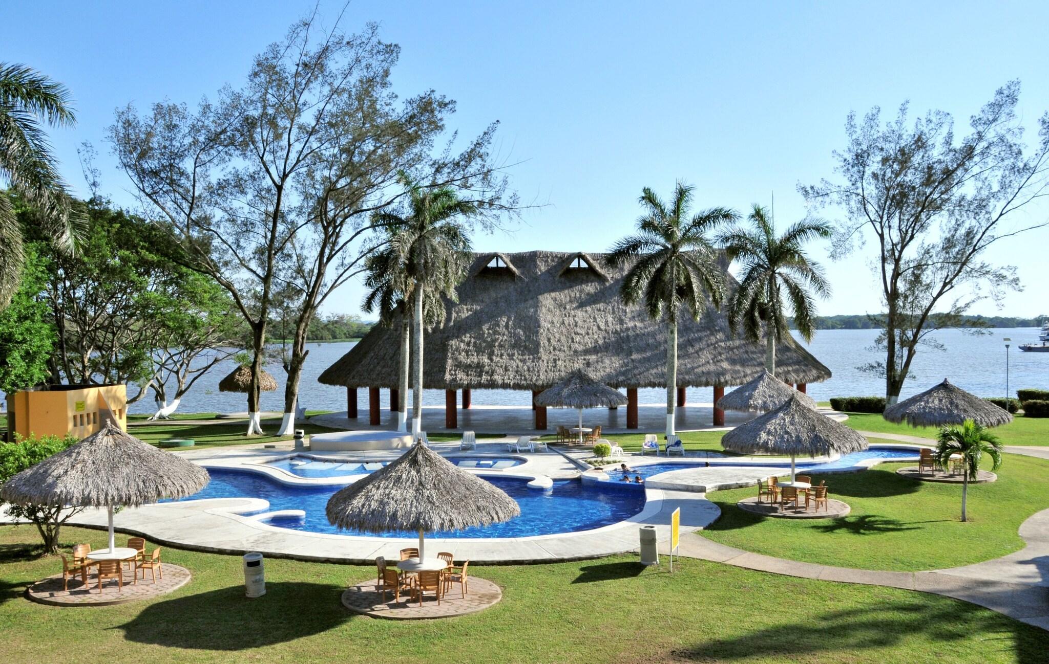 Vista Piscina Hotel Terranova