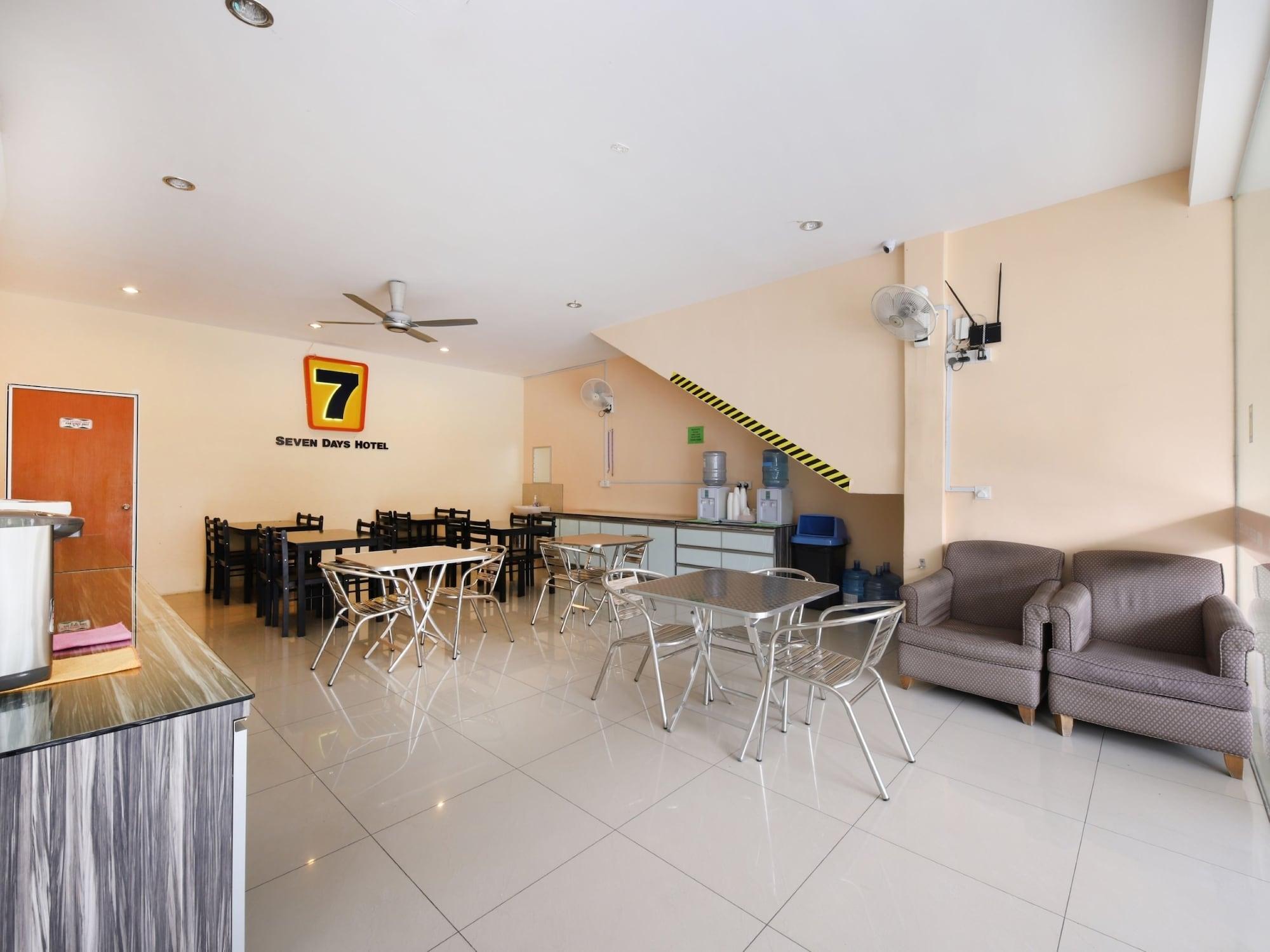 Vista Lobby Super OYO 635 Seven Days Hotel