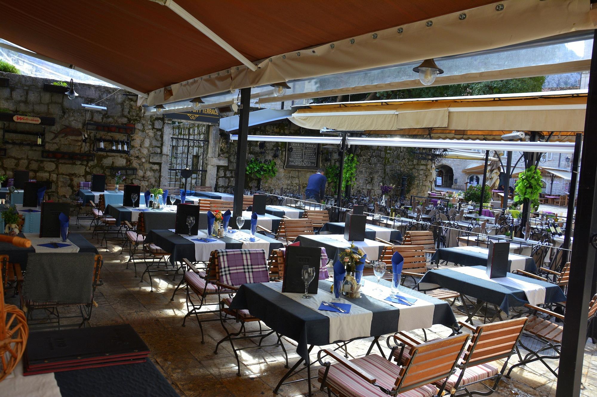 Restaurant Montenegro Backpackers Home Kotor