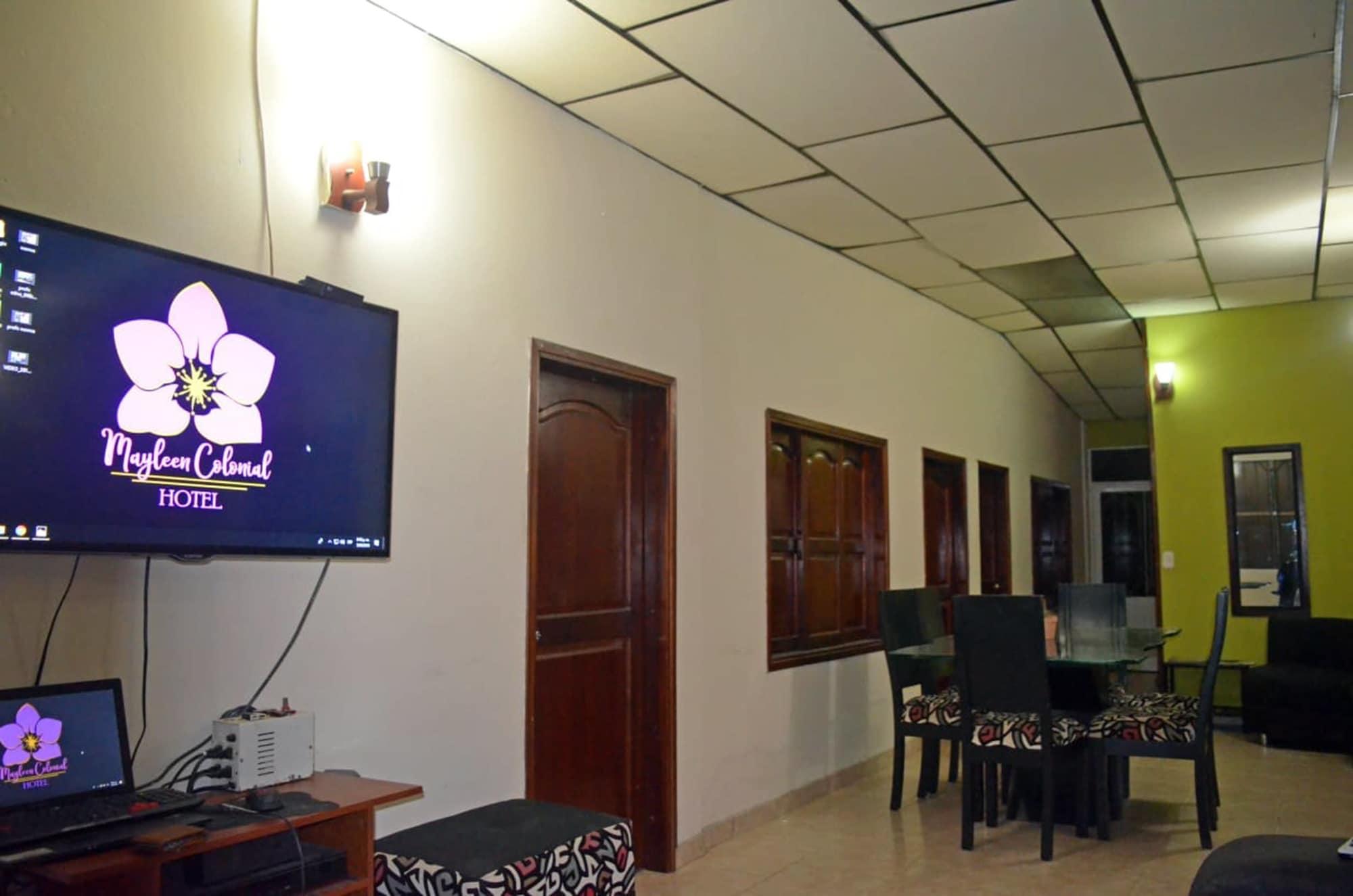 Vista Lobby Mayleen Colonial Hotel