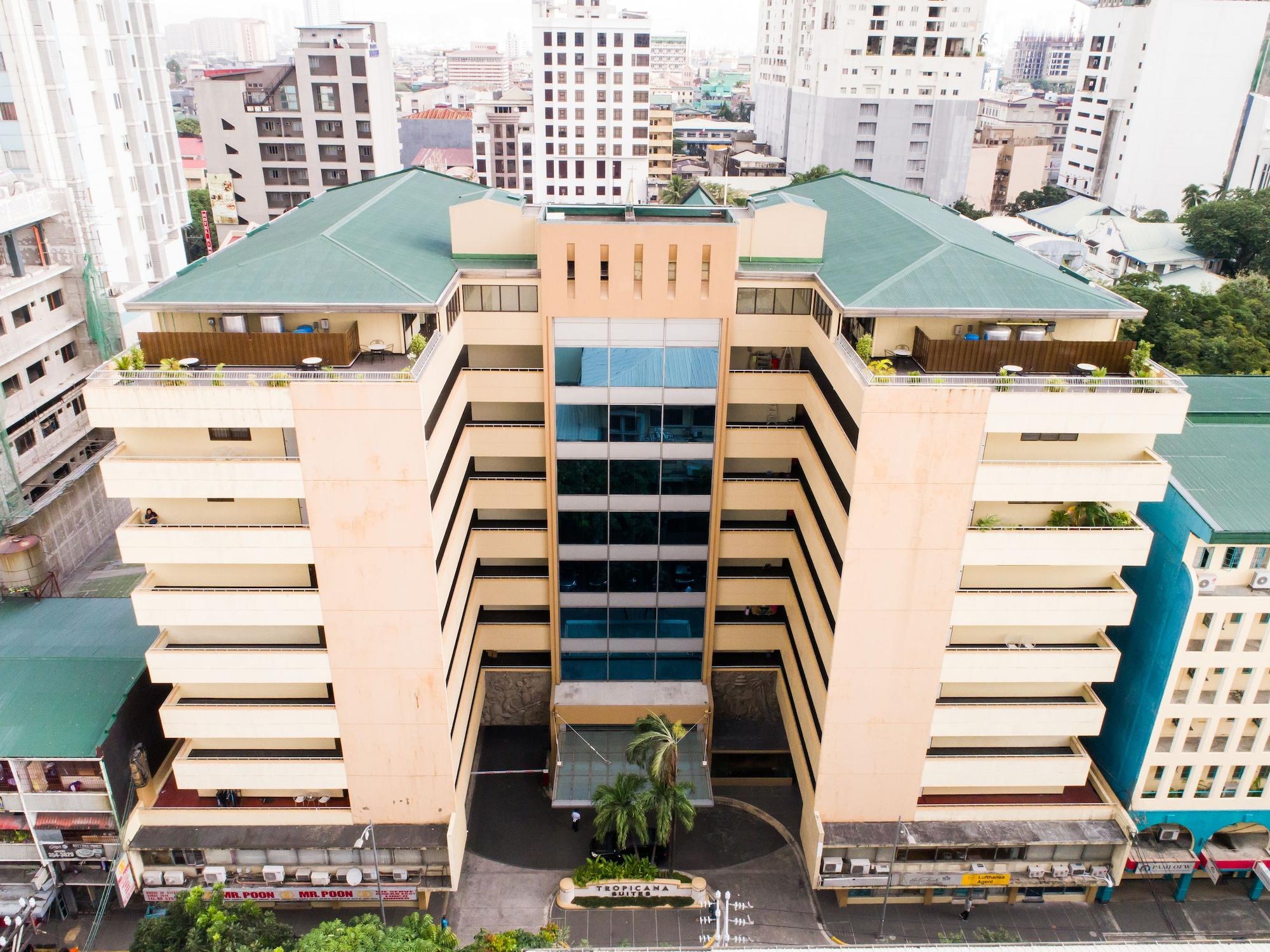 Vista Exterior Tropicana Suites