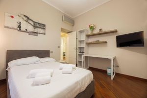 Alquiler Temporario - Spacious 3-Bedroom Flat in Central Genoa