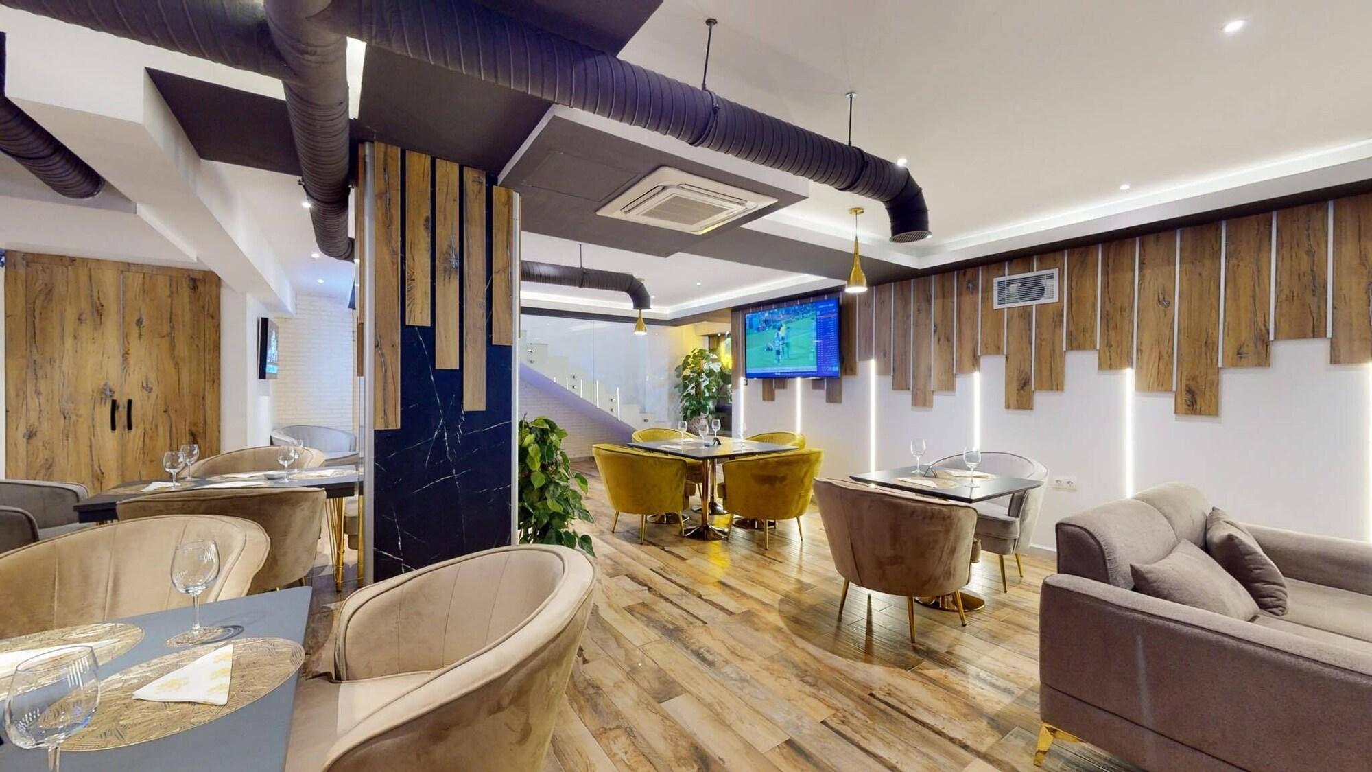 Vista Lobby Kingdom Luxury Hotel