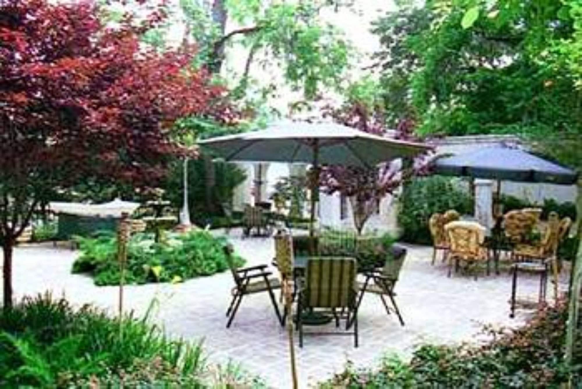 Vista Exterior The Cottage Bed & Breakfast