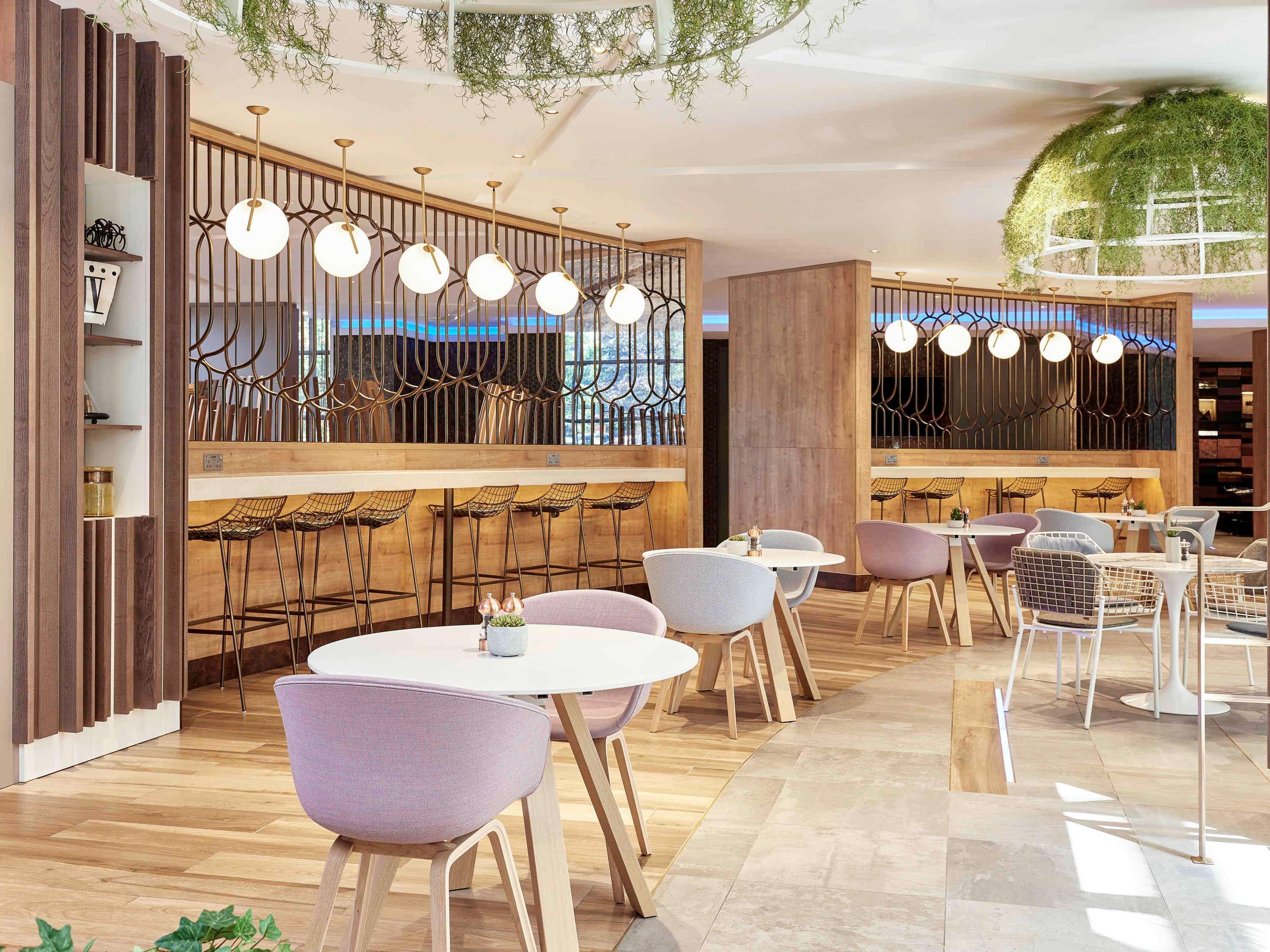 Restaurant Novotel London Heathrow Airport T1 T2 and T3