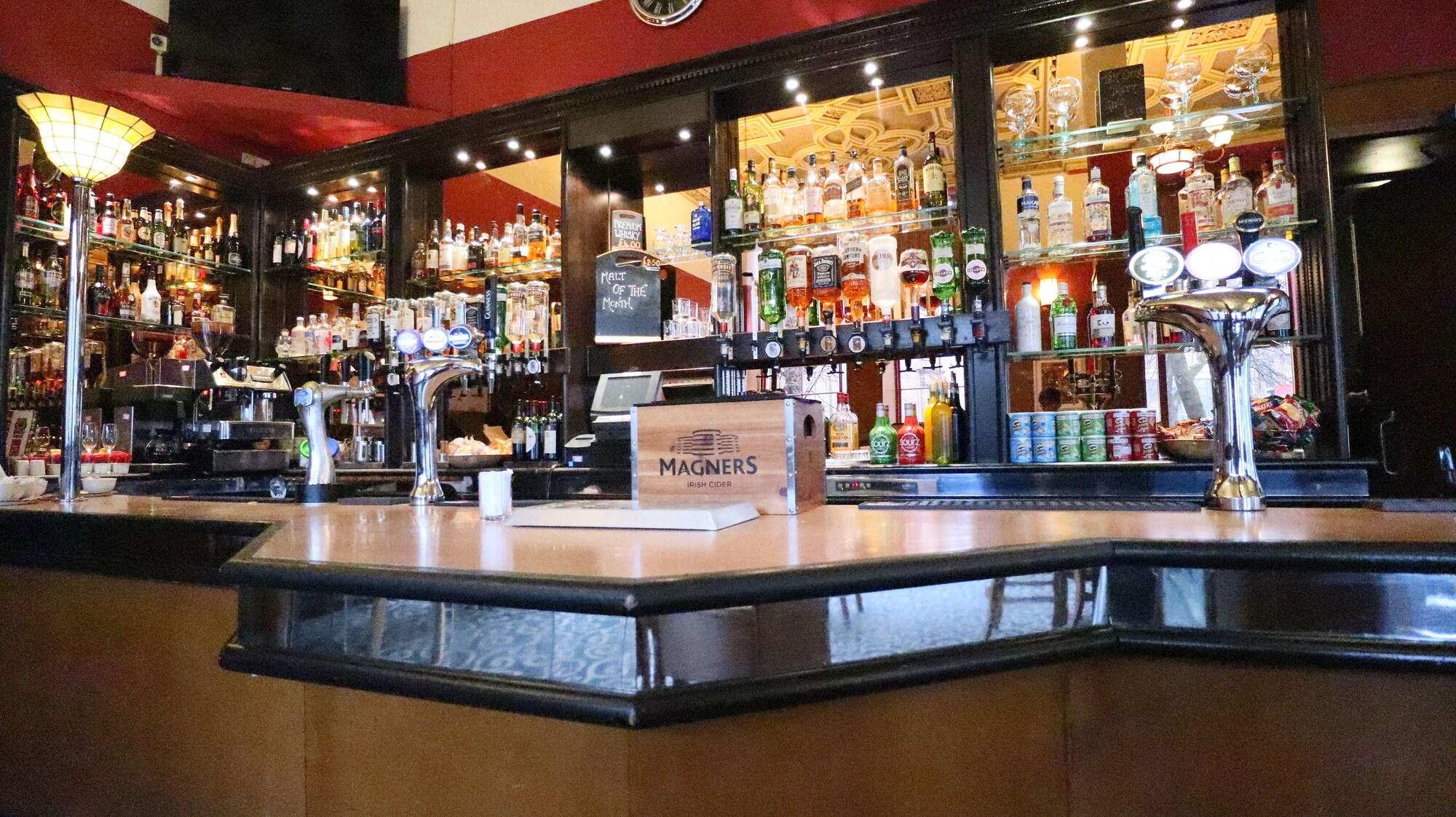 Bar/Salón Best Western Queens Hotel