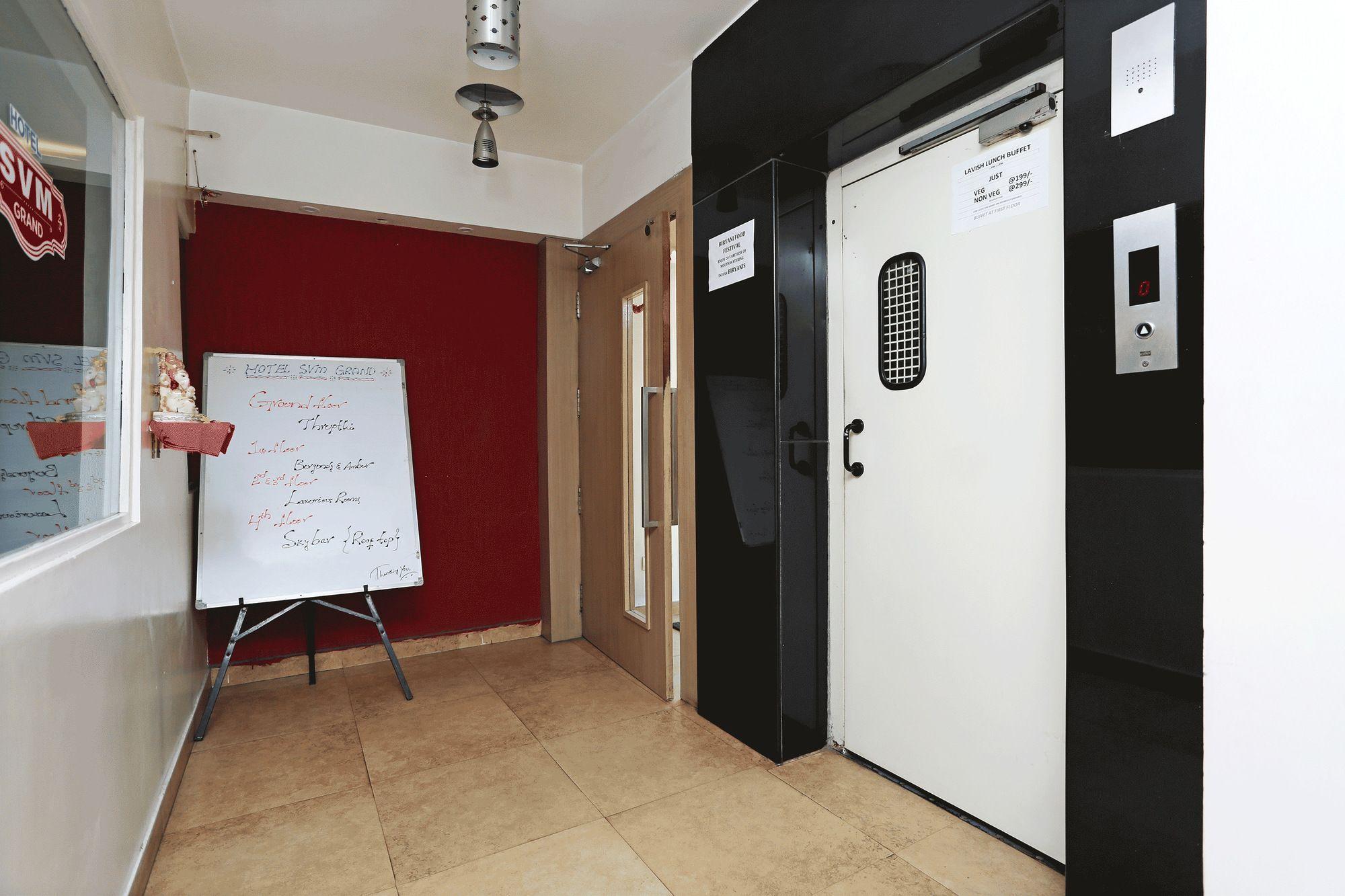 Varios OYO 7552 Hotel SVM Grand