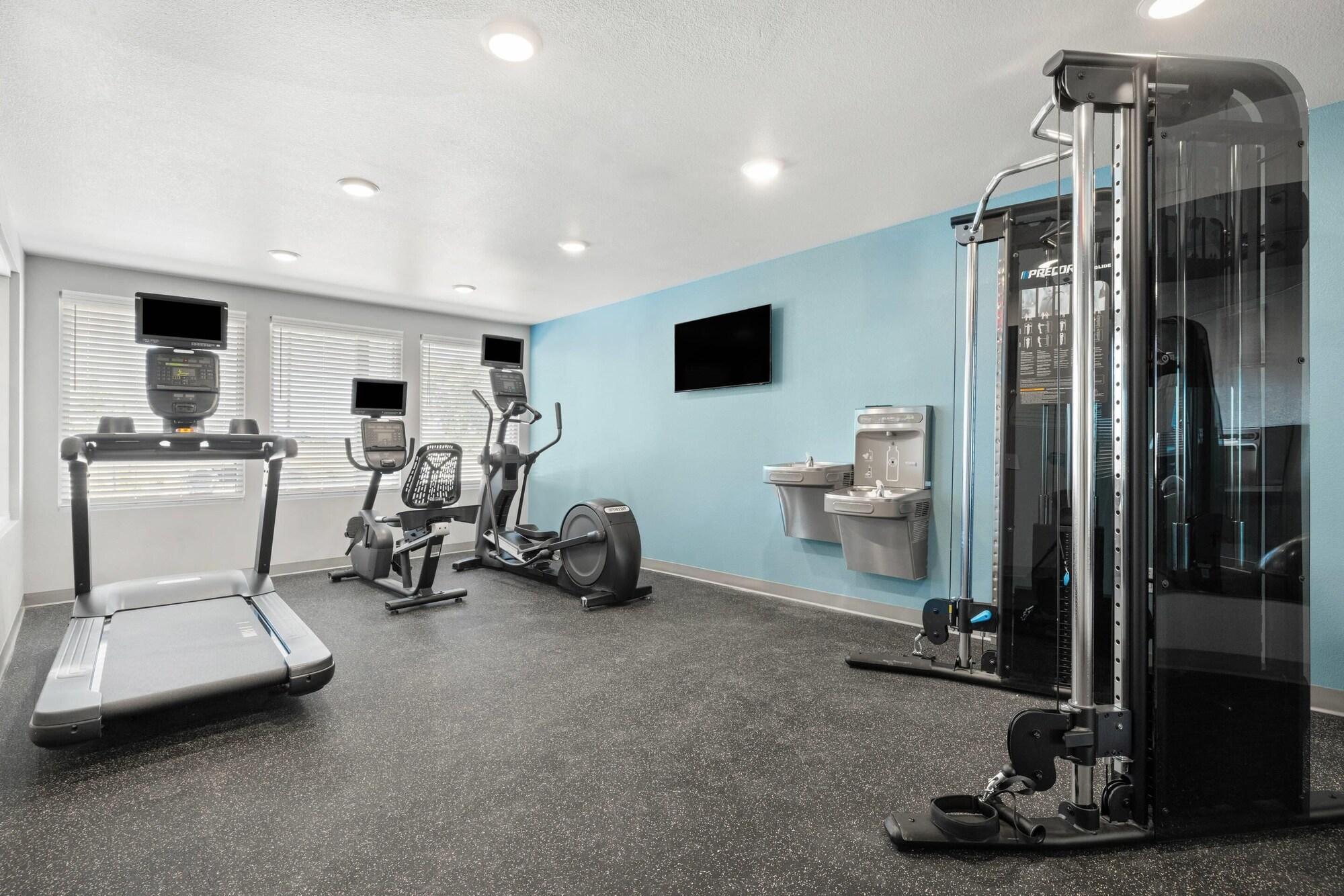 Gimnasio Woodspring Suites Ceres - Modesto