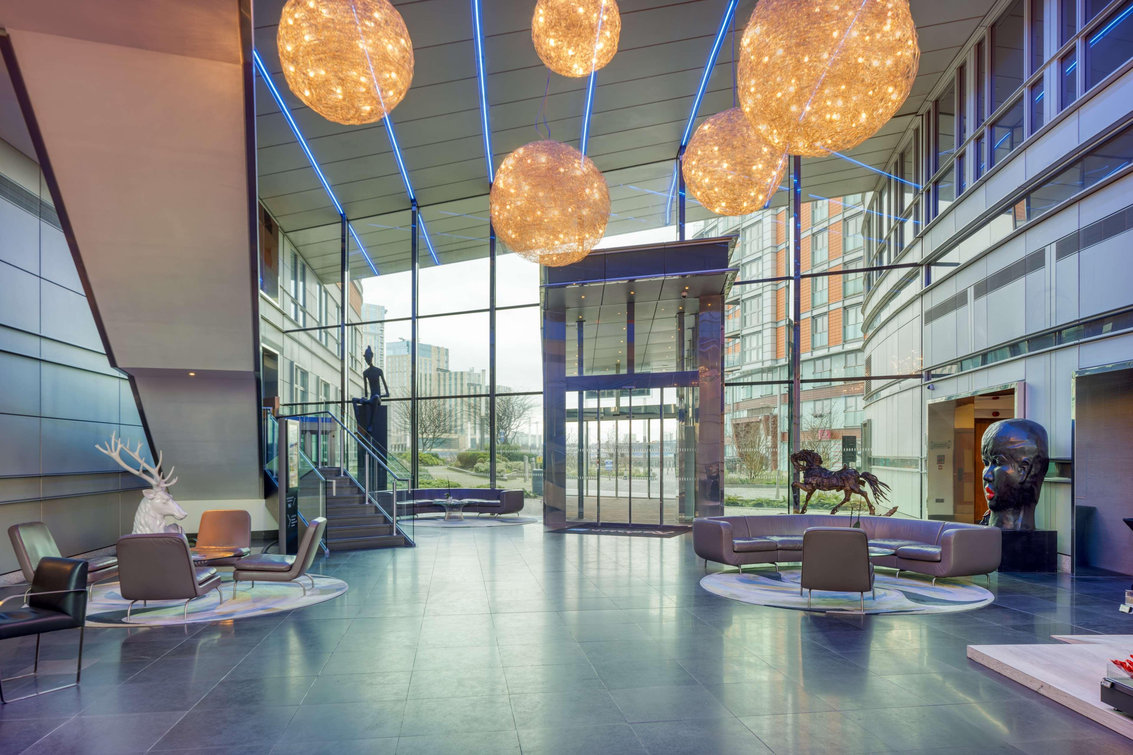 Vista Lobby Radisson Blu Hotel, London Canary Wharf East