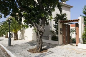 Alojamiento - Meliti Waterfront Suites
