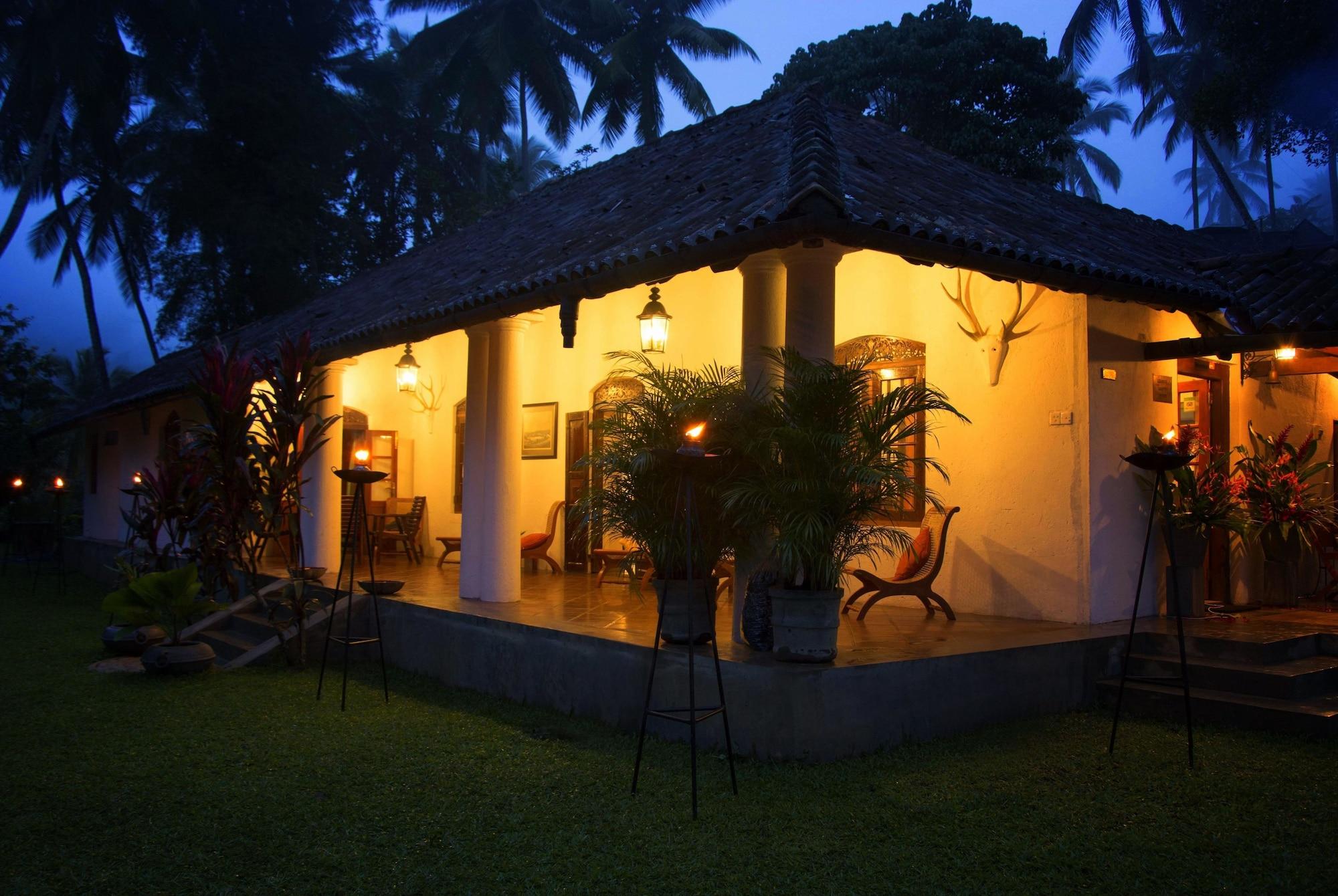 Vista Exterior Athulya Villas