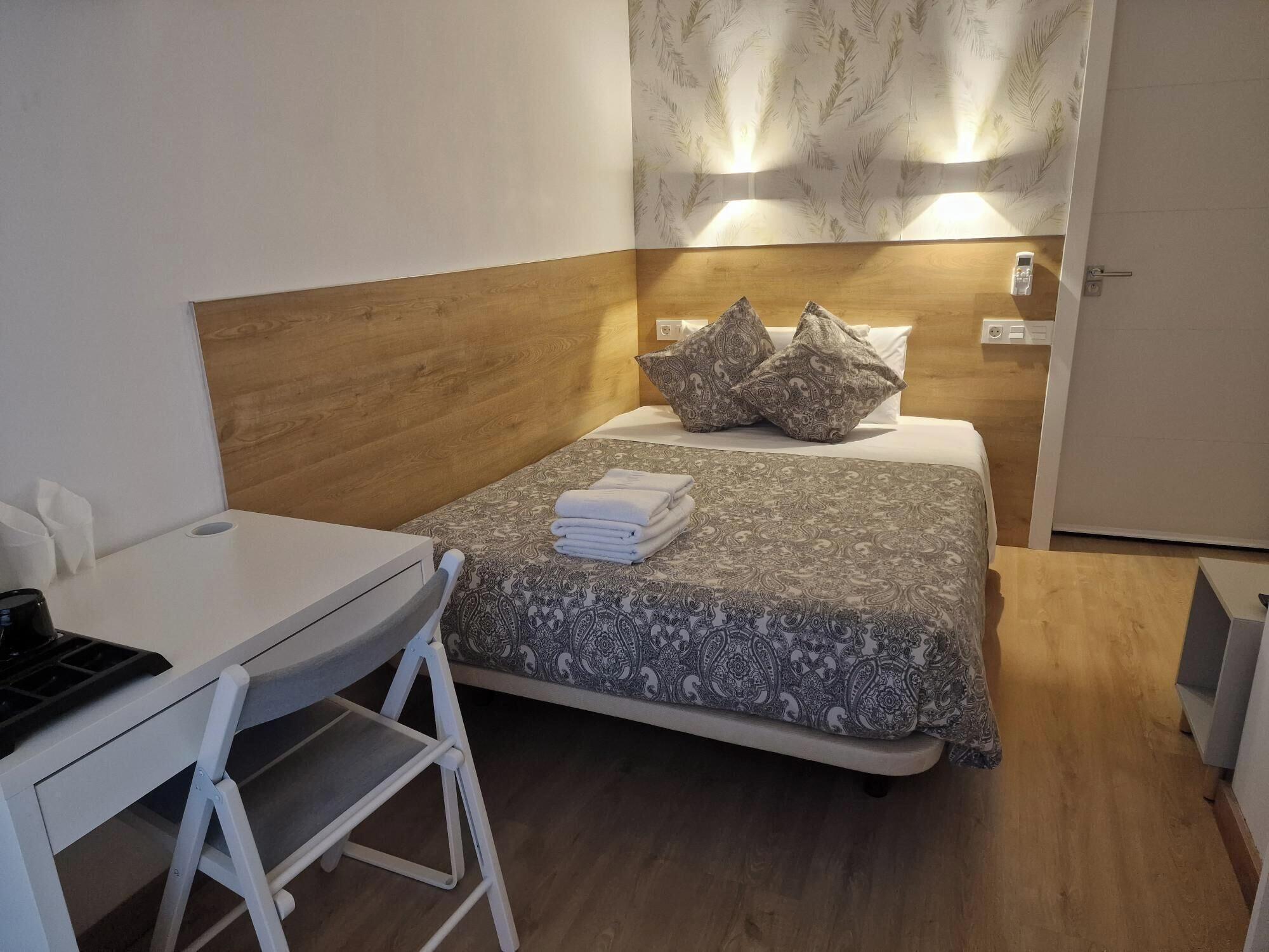 Varios Hostal Comercial