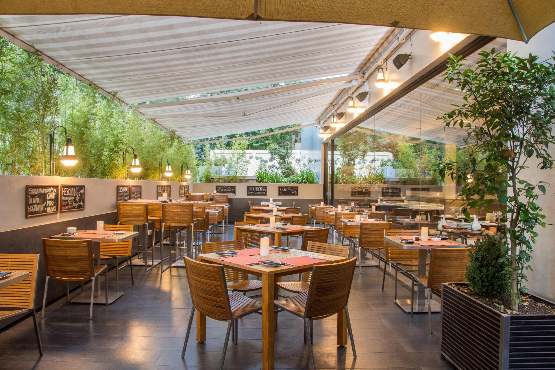 Restaurant DoubleTree by Hilton Hotel Santiago - Vitacura