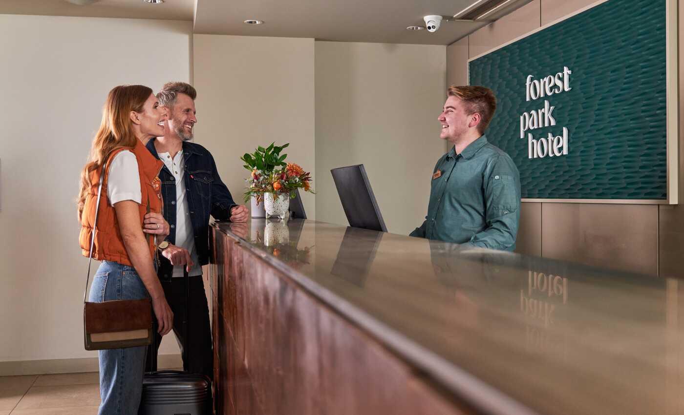 Vista Lobby Forest Park Hotel