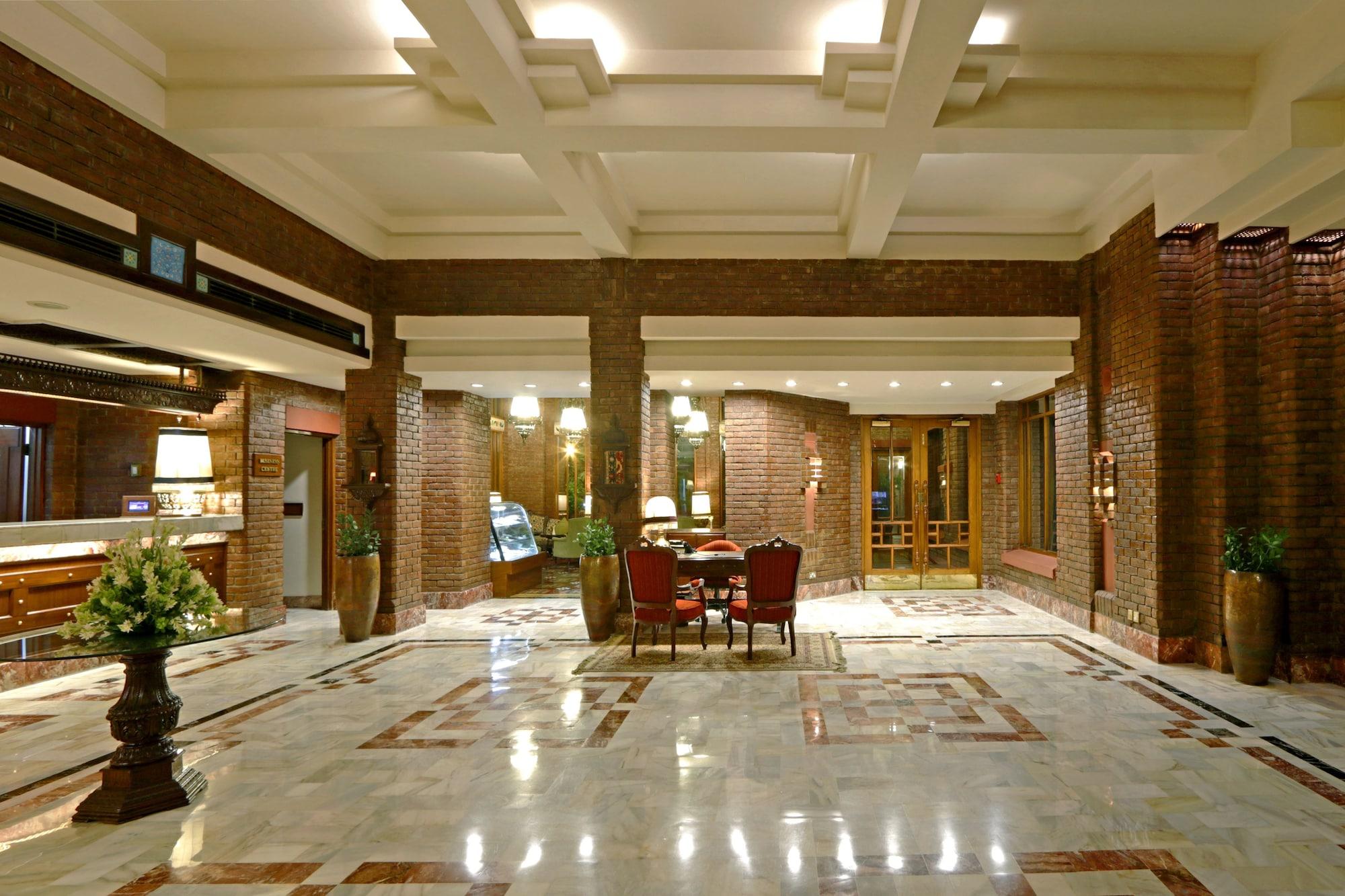 Vista Lobby Faisalabad Serena Hotel