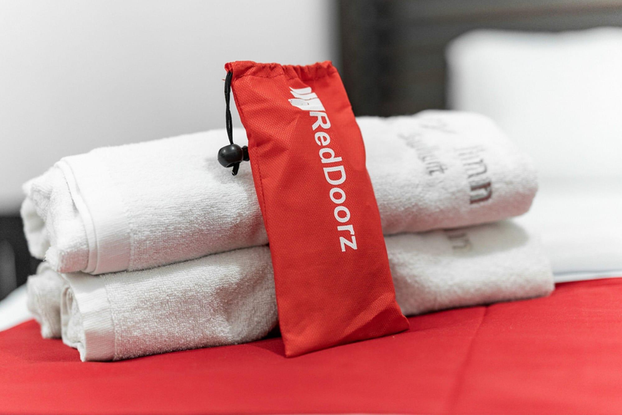 Set de Habitación RedDoorz near Bahu Mall Manado