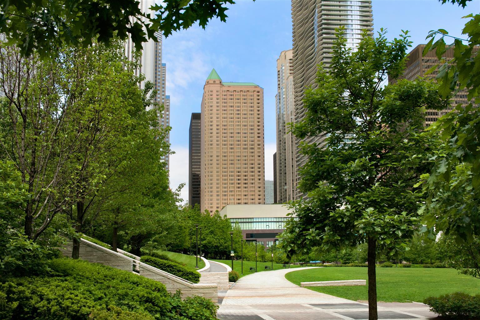 Vista da fachada Fairmont Chicago at Millennium Park