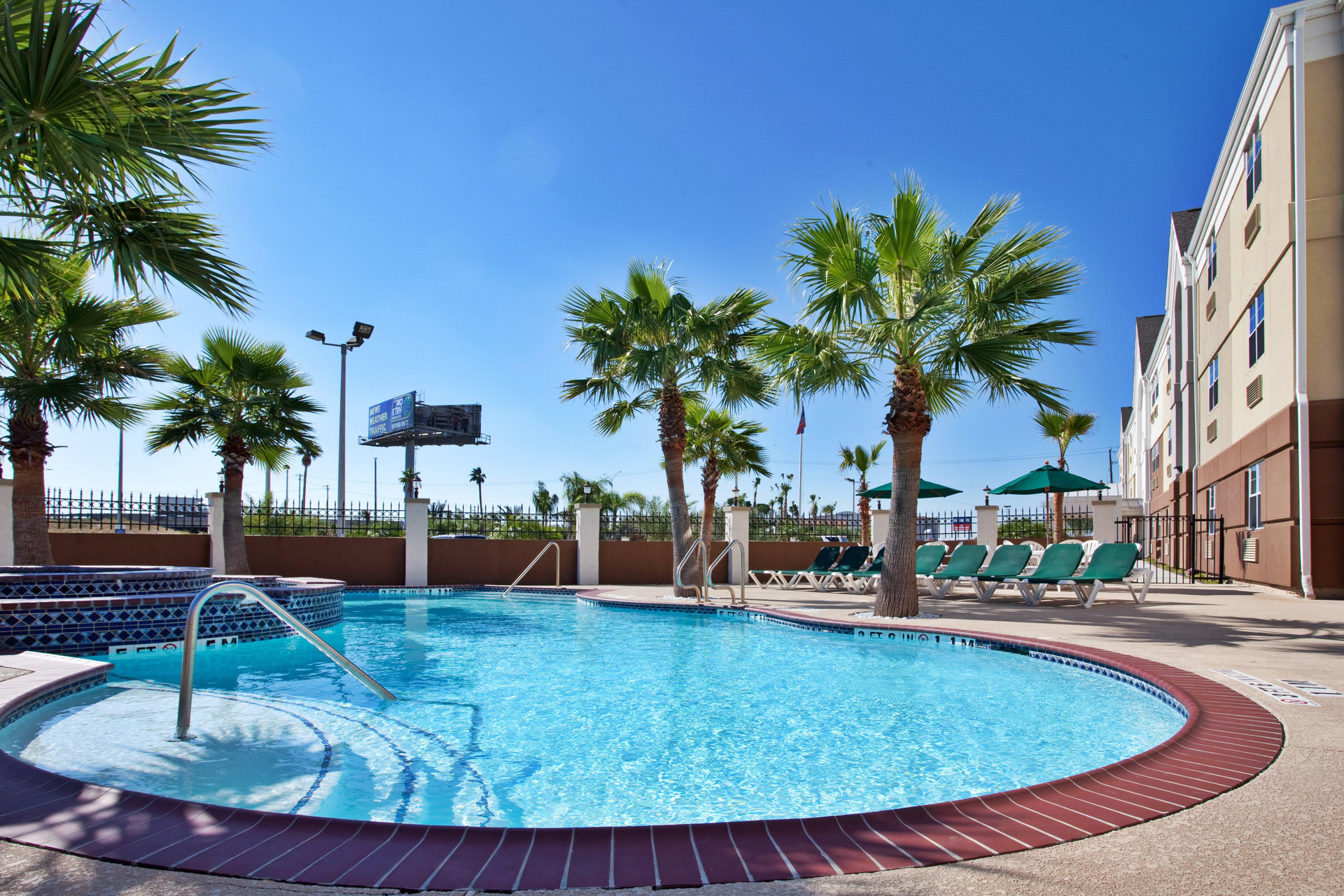 Vista Piscina Candlewood Suites Galveston by IHG