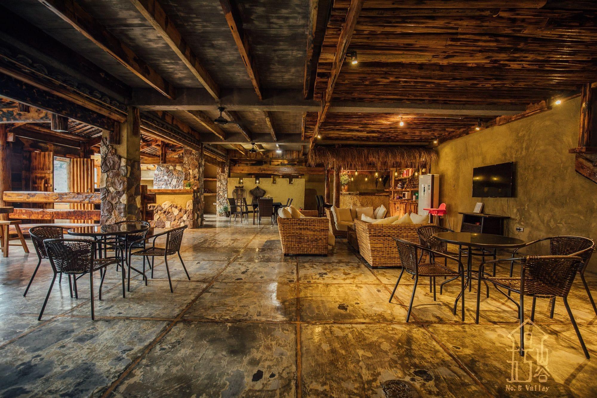 Vista Lobby No.5 Valley Lodge