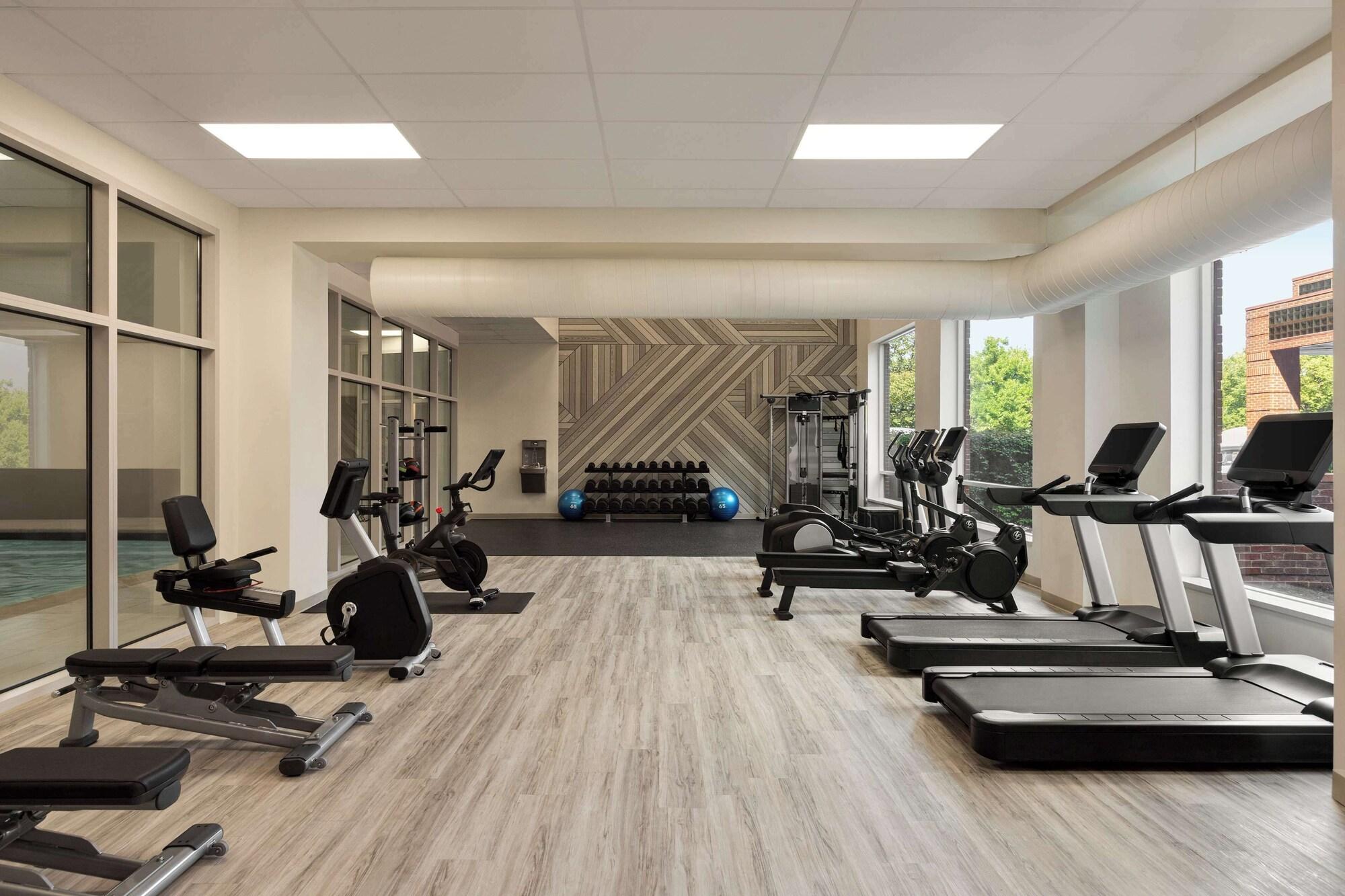 Gimnasio DoubleTree by Hilton New York LaGuardia Airport
