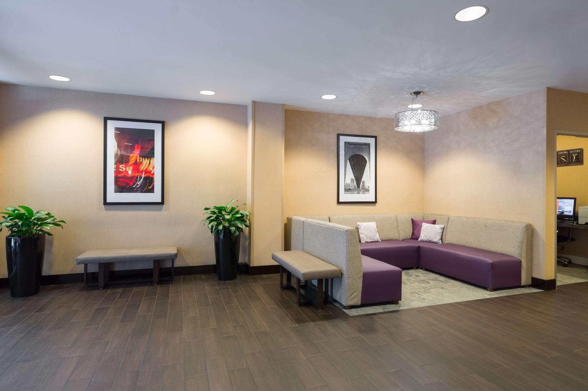 Vista Lobby Hampton Inn Manhattan/Times Square South