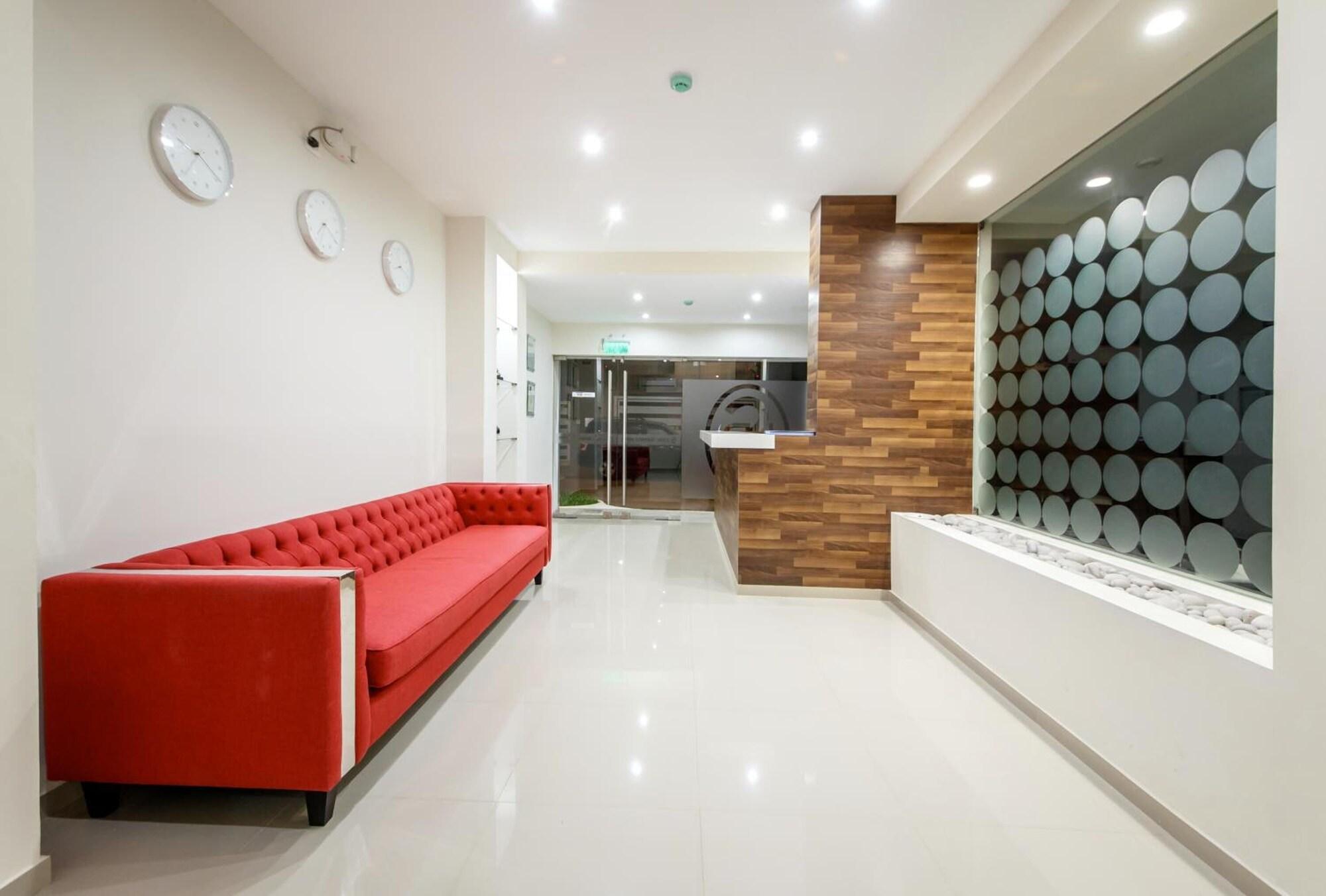 Vista Lobby Solec Business Hotel
