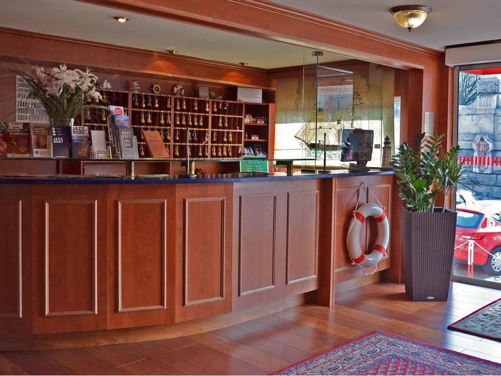 Vista Lobby Botel Albatros