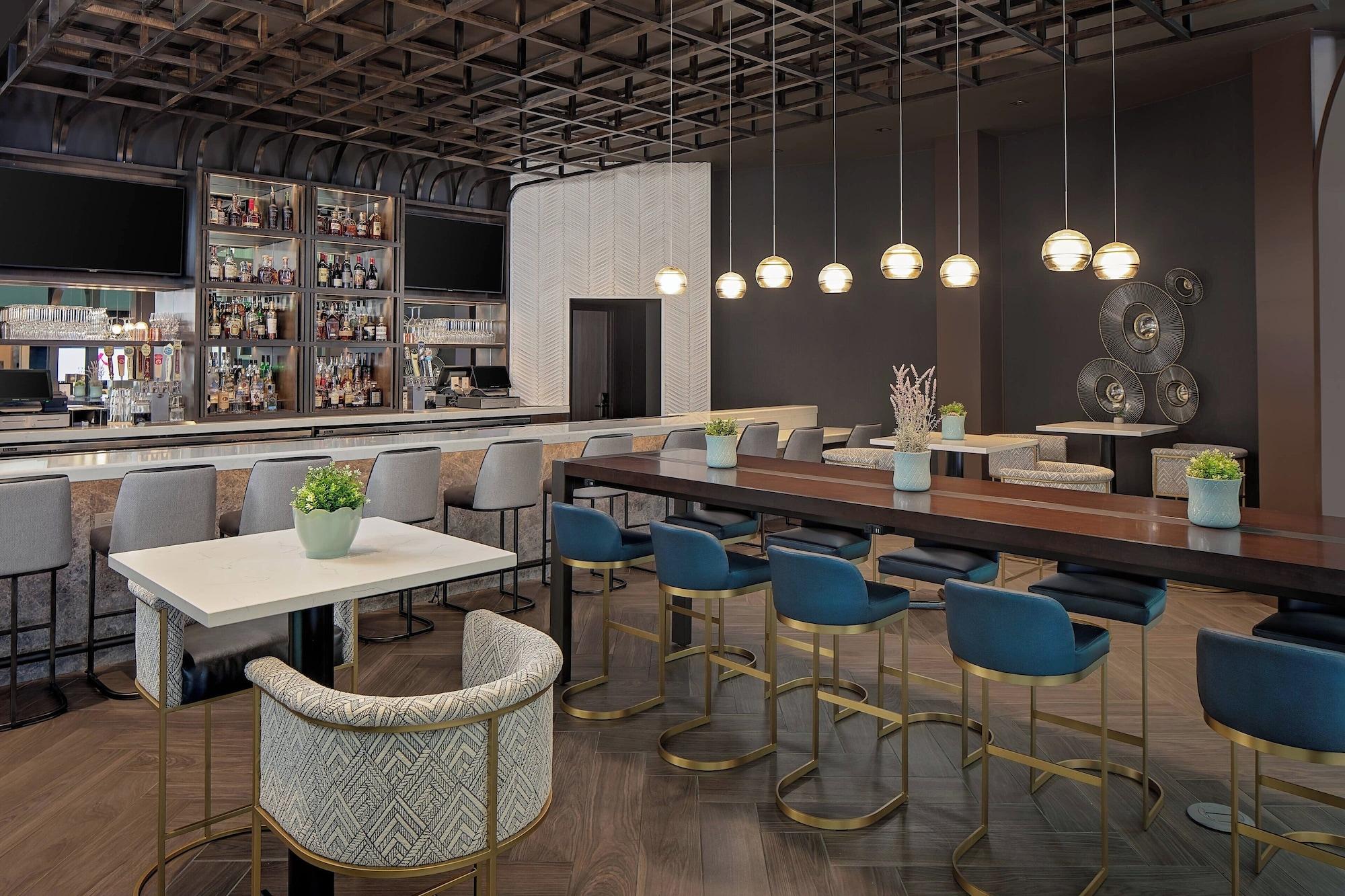 Restaurant Cincinnati Marriott at RiverCenter