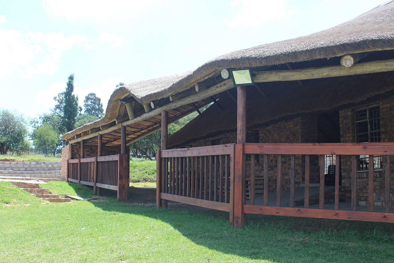 Vista Exterior Lily Villa Country Lodge