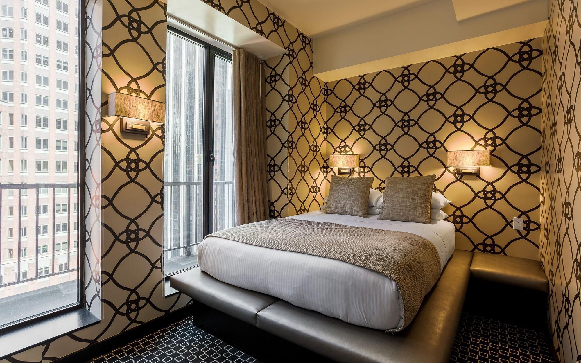 Varios 45 Times Square Hotel