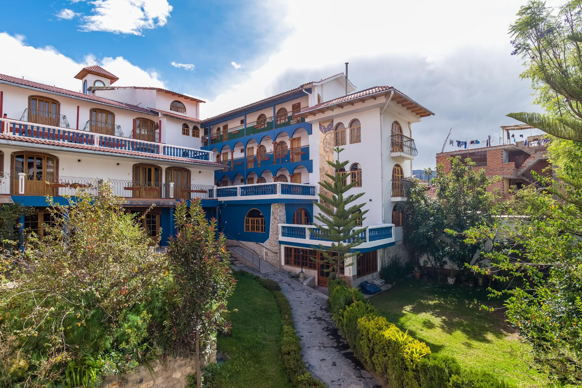 Vista Exterior Selina Huaraz