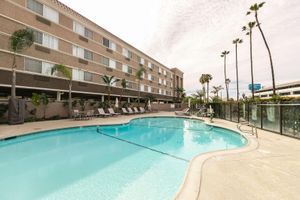 Paquete - Best Western Inn & Suites San Diego – Zoo/SeaWorld Area