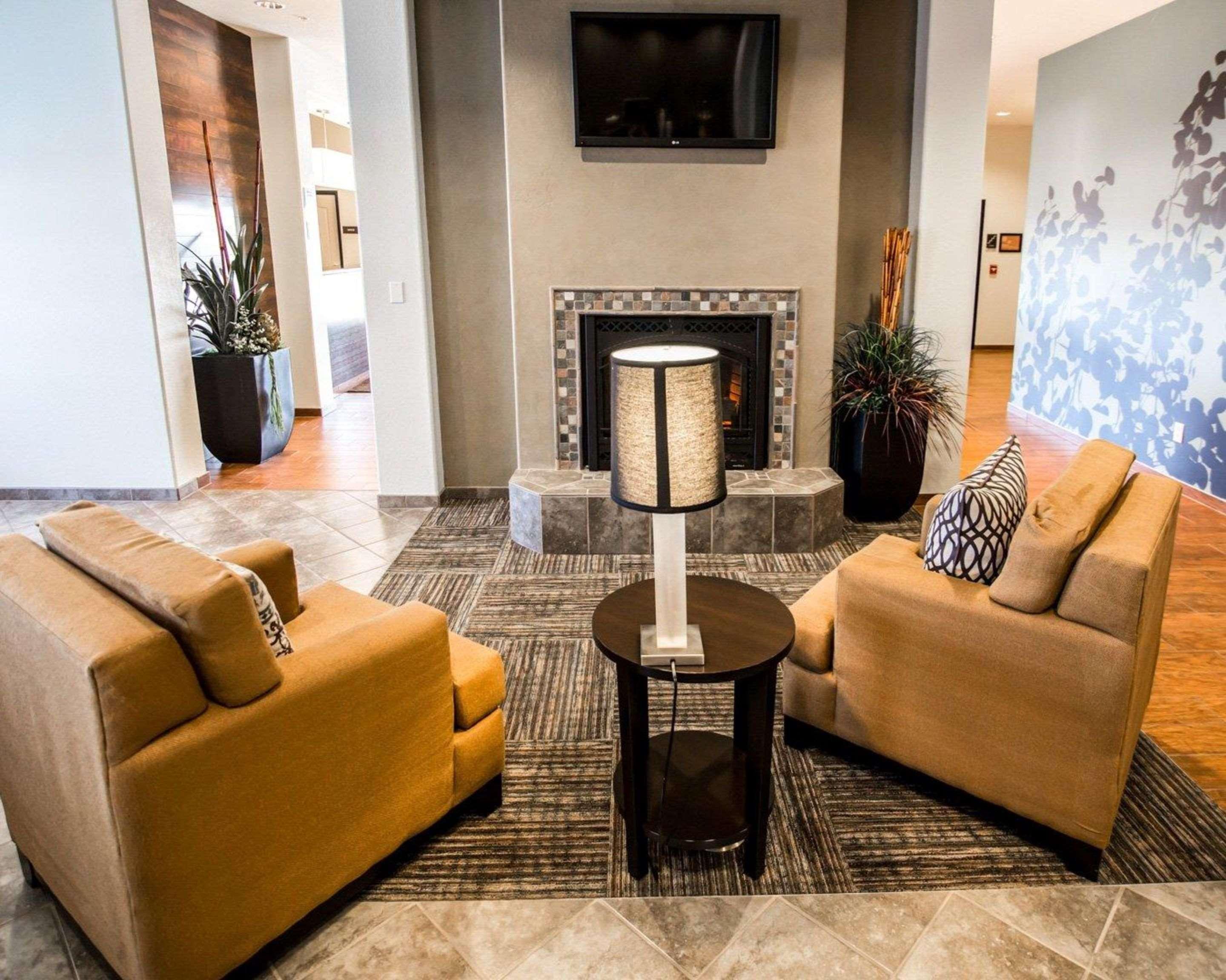 Vista Lobby Sleep Inn & Suites & Conference Center