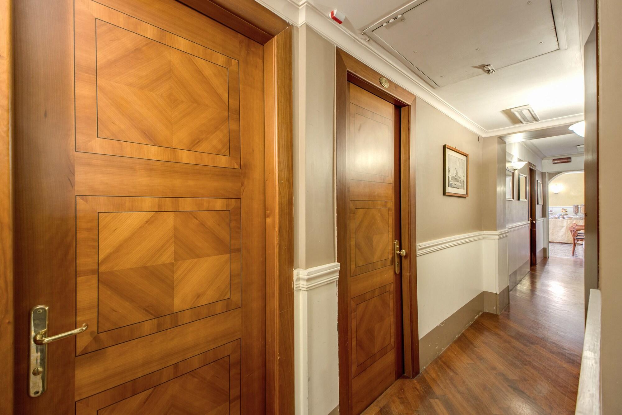 Varios Hotel St. Moritz