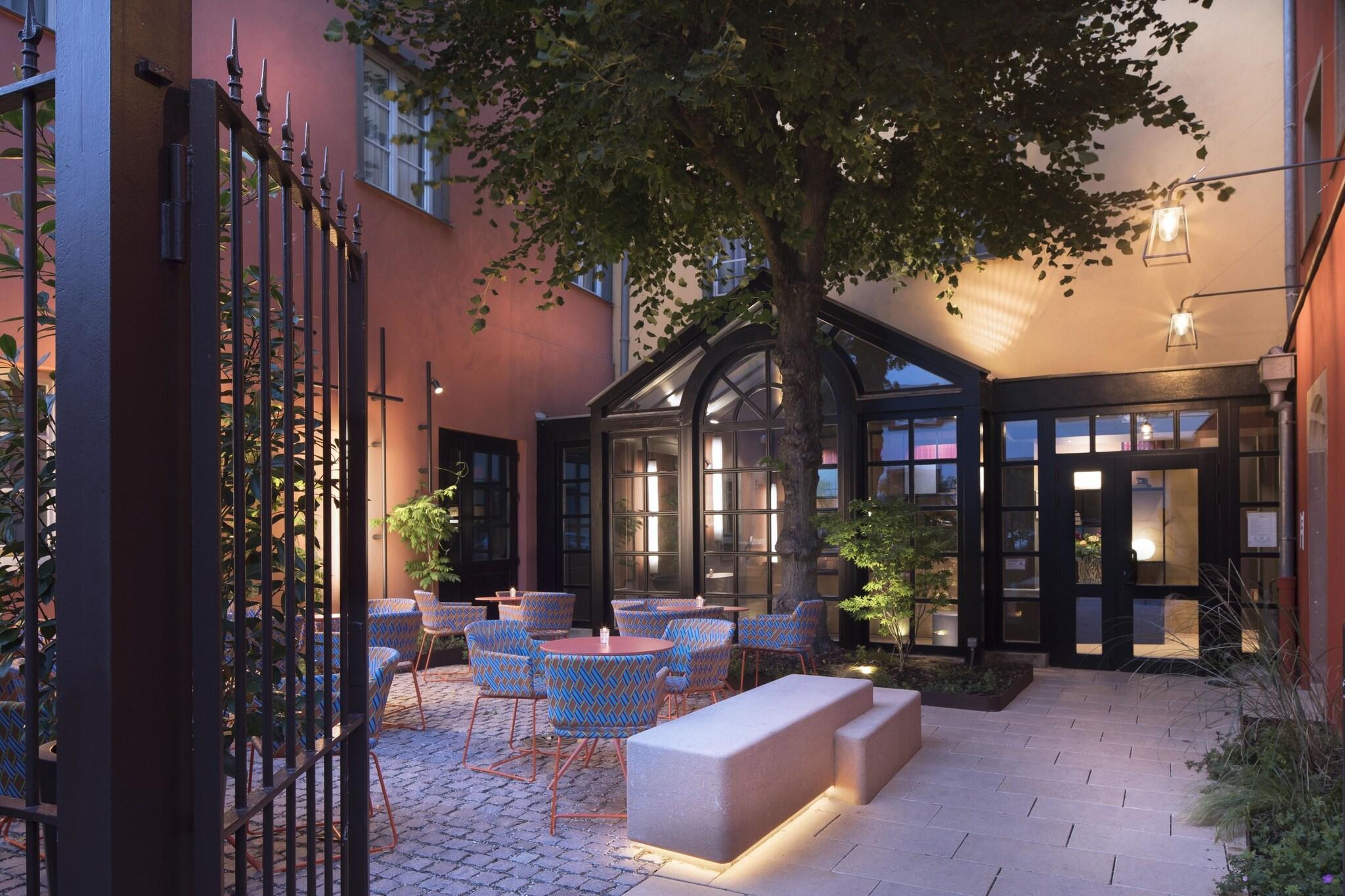 Varios Hotel Du Dragon