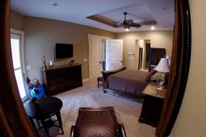 Alquiler Vacacional - Beautiful Two-Story Waterfront Home 4 BR And 3 1/2 Bath with pool and hot tub. .