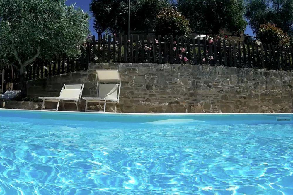 Vista Piscina Agriturismo Le Dolci Colline