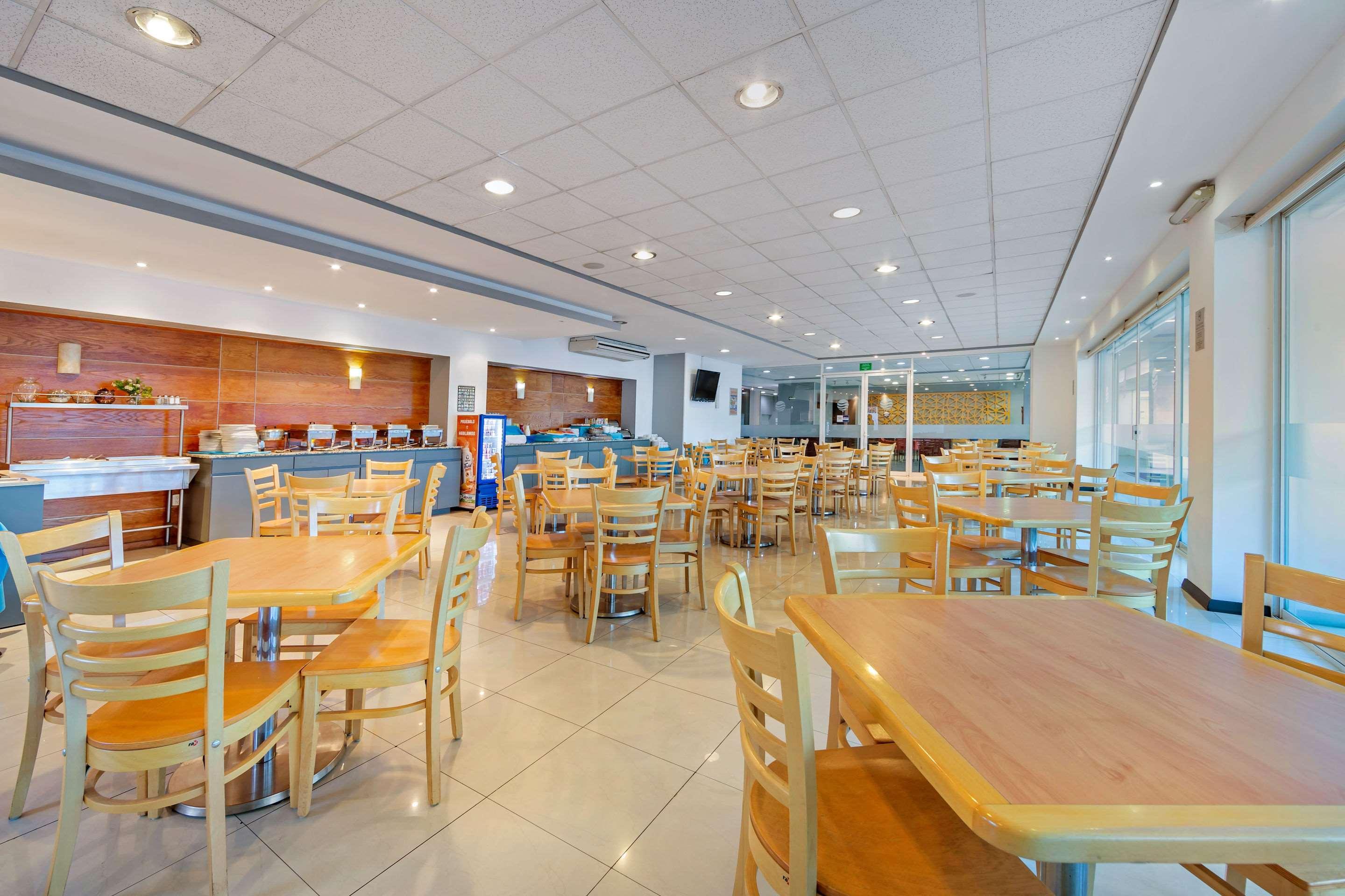 Restaurant Comfort Inn Morelia