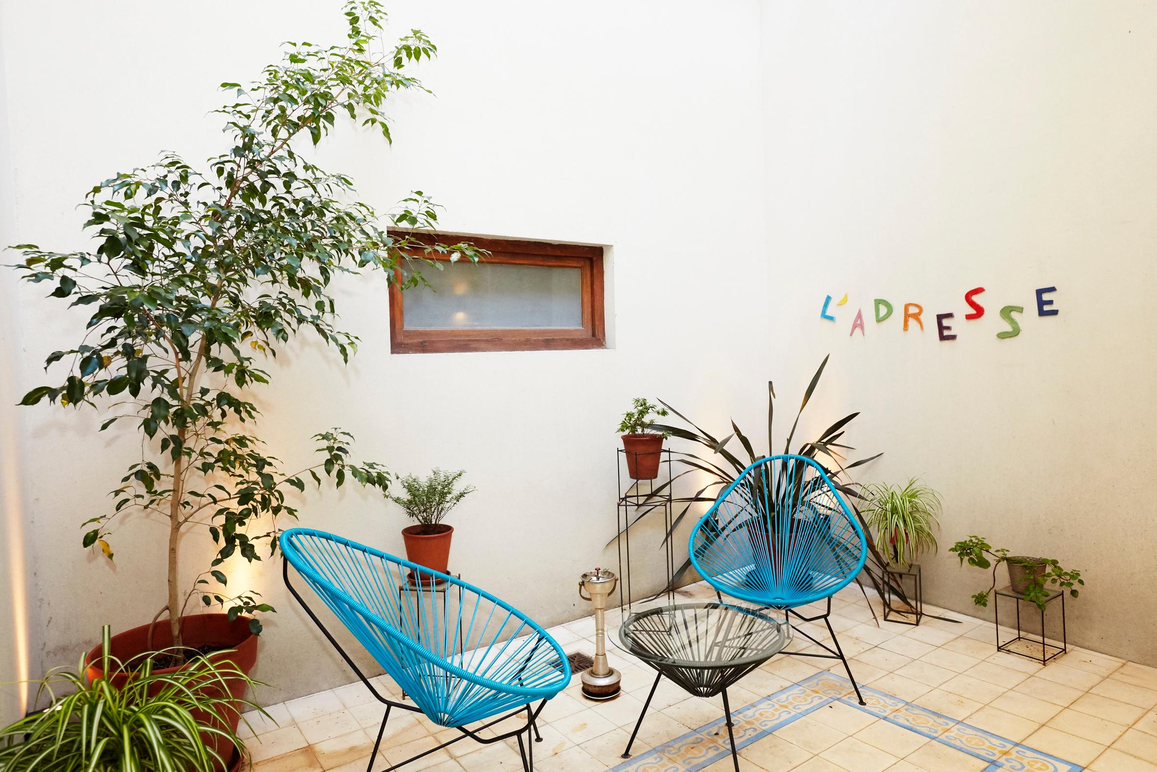 Varios L'Adresse Hôtel