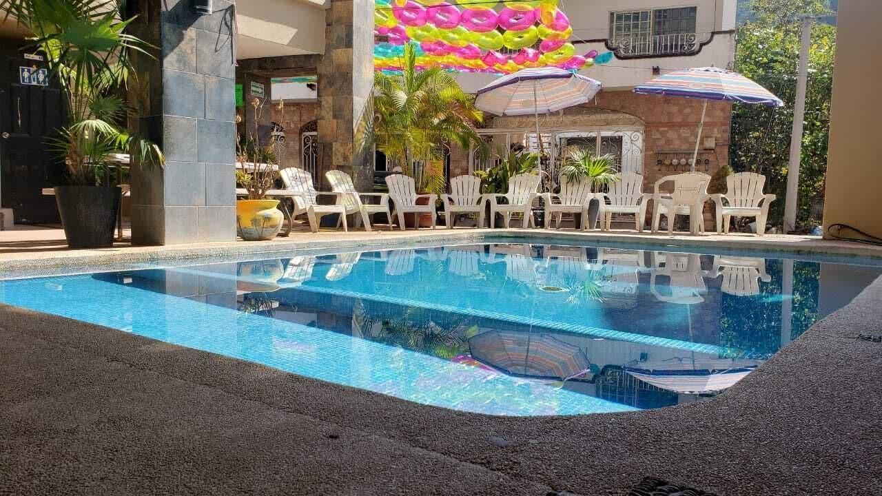 Varios TROPICAL SUITE
