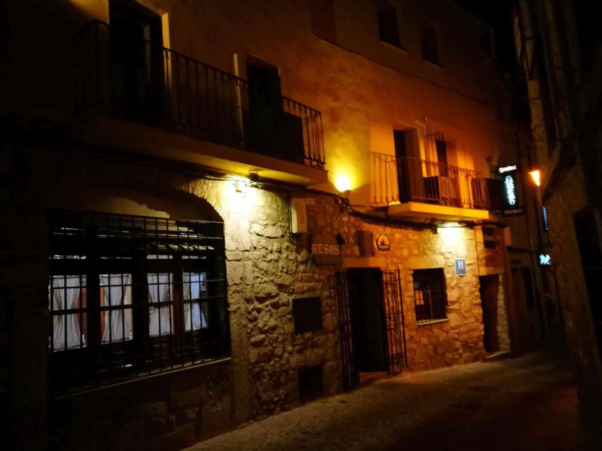 Vista Exterior Hostal Hueso